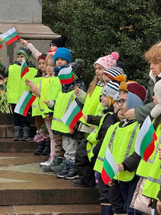 ПОКЛОН ПРЕД ПАМЕТТА ТИ, АПОСТОЛЕ! (1)
