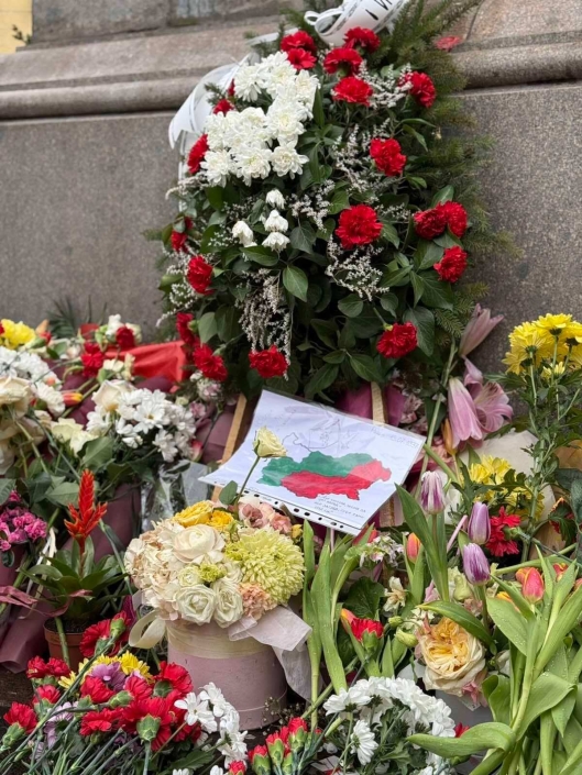 Дг Алиса- ПОКЛОН ПРЕД ПАМЕТТА ТИ, АПОСТОЛЕ!13